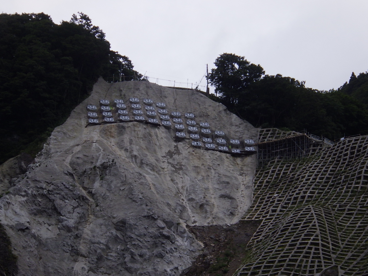ヤハギ 法面保護工事 のり枠工